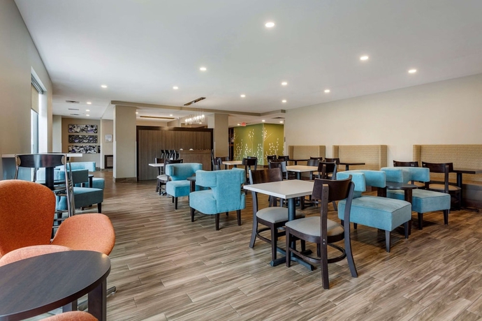 Imagen del bar/restaurante del Hotel MainStay Suites, Bowling Green. Foto 4