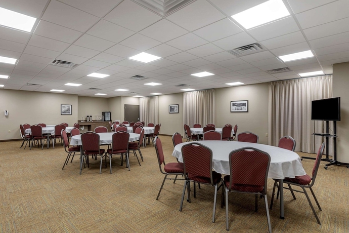 Imagen de los interiores del Hotel MainStay Suites, Bowling Green. Foto 17
