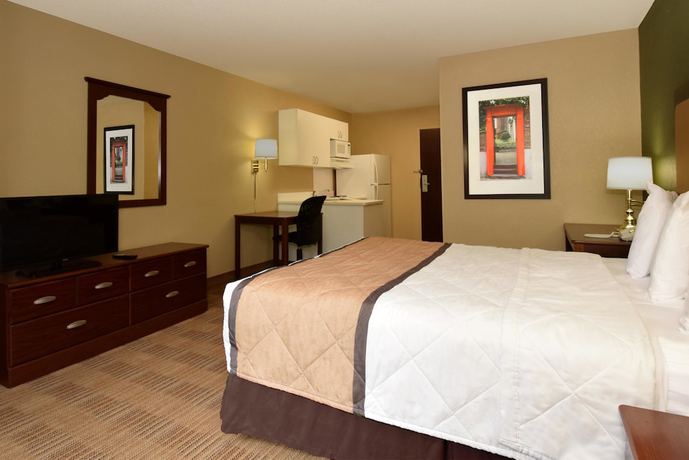 Imagen de la habitación del Hotel MainStay Suites Chicago Hillside. Foto 2