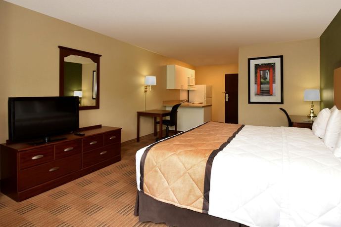 Imagen de la habitación del Hotel MainStay Suites Chicago Hillside. Foto 12