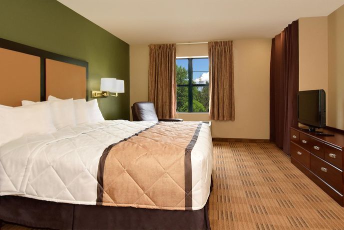Imagen de la habitación del Hotel MainStay Suites Chicago Hillside. Foto 13