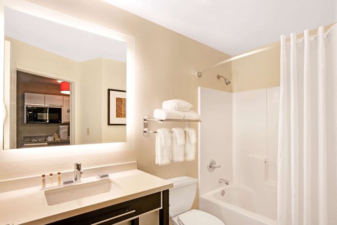 Imagen de la habitación del Hotel MainStay Suites Cincinnati Blue Ash. Foto 9
