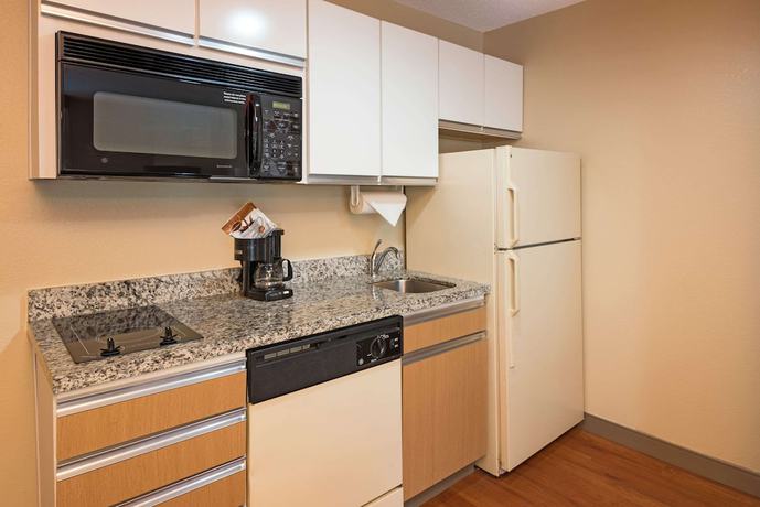 Imagen de la habitación del Hotel MainStay Suites Cincinnati Blue Ash. Foto 10