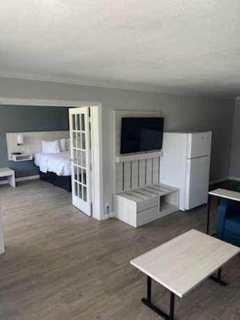 Imagen de la habitación del Hotel MainStay Suites. Foto 5