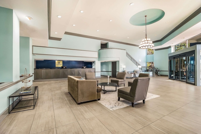 Imagen de los interiores del Hotel MainStay Suites. Foto 14