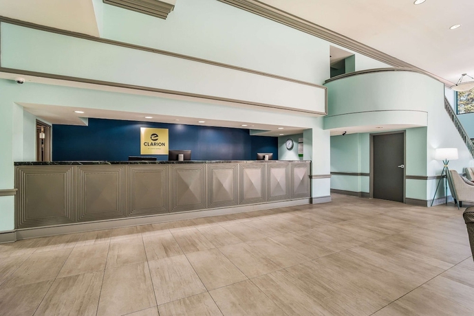 Imagen de los interiores del Hotel MainStay Suites. Foto 15