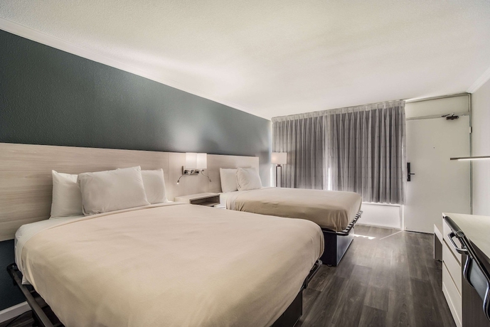 Imagen de la habitación del Hotel MainStay Suites. Foto 10