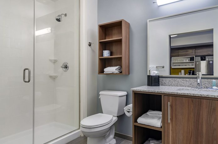 Imagen de la habitación del Hotel MainStay Suites Great Falls Airport. Foto 3