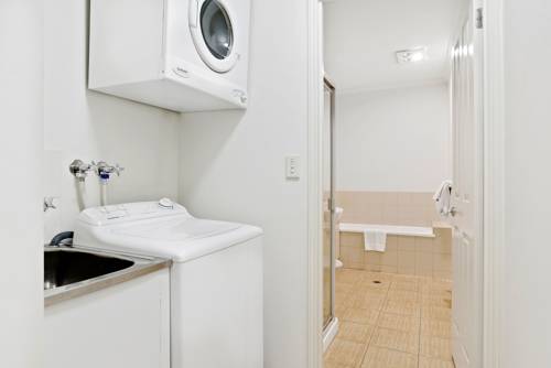 Imagen de la habitación del Hotel MainStay Suites Kew. Foto 2