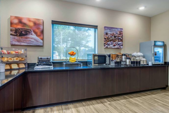 Imagen del bar/restaurante del Hotel MainStay Suites Newnan Atlanta South. Foto 5