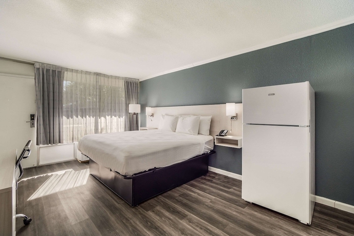 Imagen de la habitación del Hotel MainStay Suites, North Gate. Foto 9
