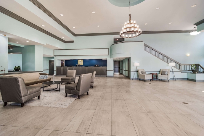 Imagen de los interiores del Hotel MainStay Suites, North Gate. Foto 13