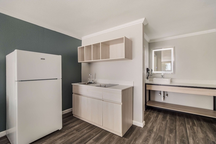 Imagen de la habitación del Hotel MainStay Suites, North Gate. Foto 12