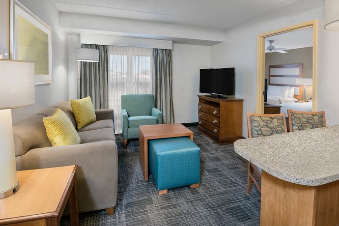 Imagen de la habitación del Hotel MainStay Suites Phoenix North. Foto 5