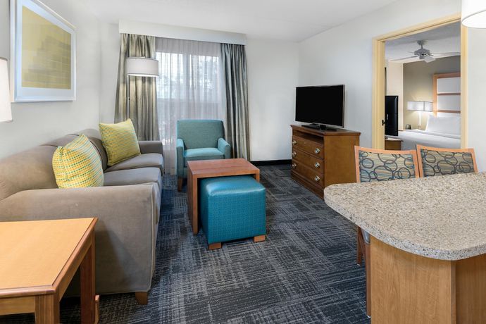 Imagen de la habitación del Hotel MainStay Suites Phoenix North. Foto 6