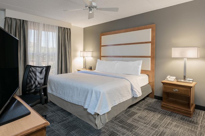 Imagen de la habitación del Hotel MainStay Suites Phoenix North. Foto 7