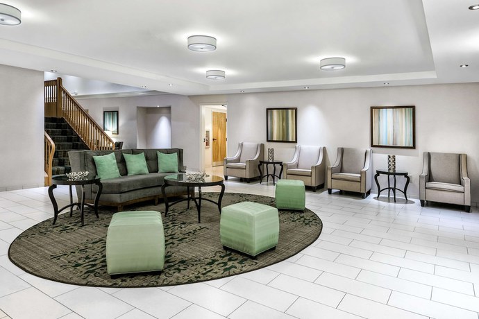 Imagen de los interiores del Hotel MainStay Suites Phoenix North. Foto 15