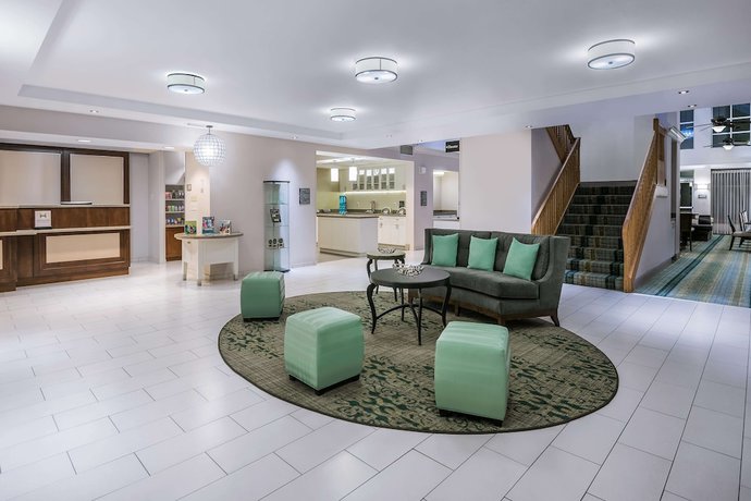Imagen de los interiores del Hotel MainStay Suites Phoenix North. Foto 17