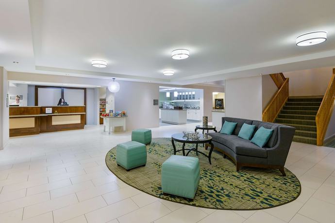 Imagen de los interiores del Hotel MainStay Suites Phoenix North. Foto 19