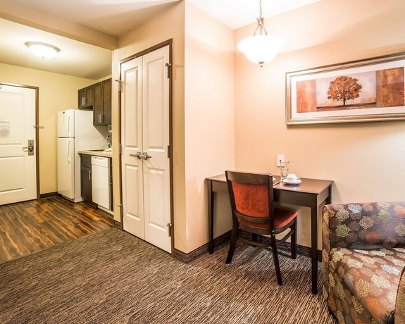 Imagen de la habitación del Hotel MainStay Suites Rapid City. Foto 11