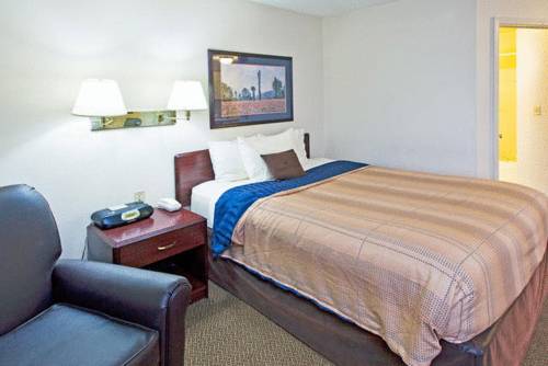 Imagen de la habitación del Hotel MainStay Suites Southfield-Detroit. Foto 5