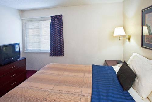 Imagen de la habitación del Hotel MainStay Suites Southfield-Detroit. Foto 10