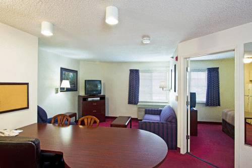 Imagen de la habitación del Hotel MainStay Suites Southfield-Detroit. Foto 11