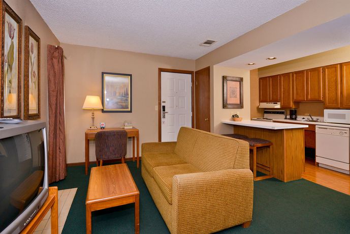 Imagen de los interiores del Hotel MainStay Suites Springfield South - Battlefield Rd. Foto 10