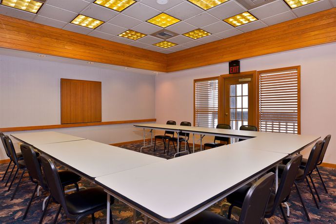 Imagen de los interiores del Hotel MainStay Suites Springfield South - Battlefield Rd. Foto 11