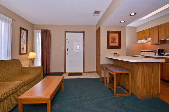 Imagen de los interiores del Hotel MainStay Suites Springfield South - Battlefield Rd. Foto 14