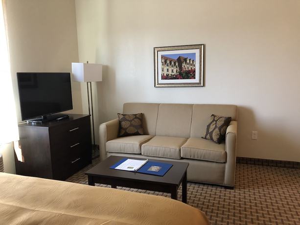 Imagen de la habitación del Hotel MainStay Suites St Louis Airport. Foto 11