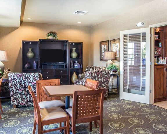 Imagen de los interiores del Hotel MainStay Suites St. Robert - Fort Leonard Wood. Foto 19