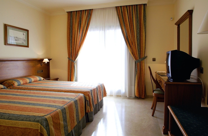 Imagen de la habitación del Hotel Mainake. Foto 4