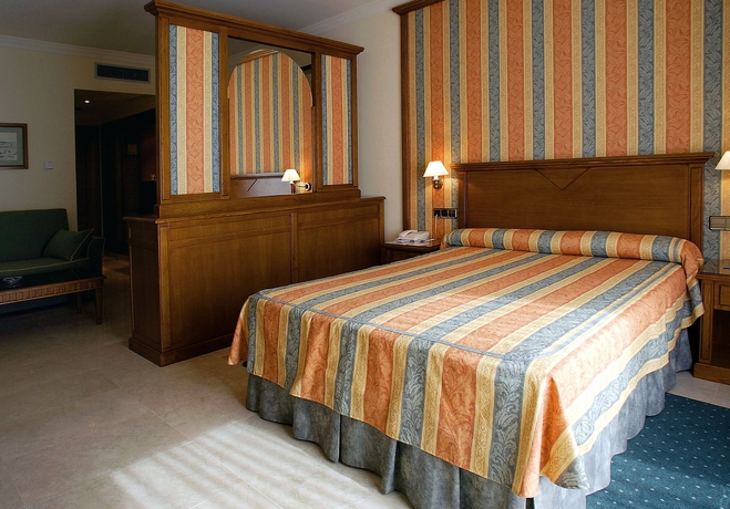 Imagen de la habitación del Hotel Mainake. Foto 5