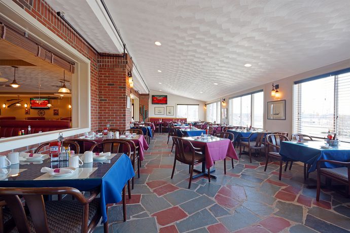 Imagen de los interiores del Hotel Mainstay And Conference Center. Foto 15