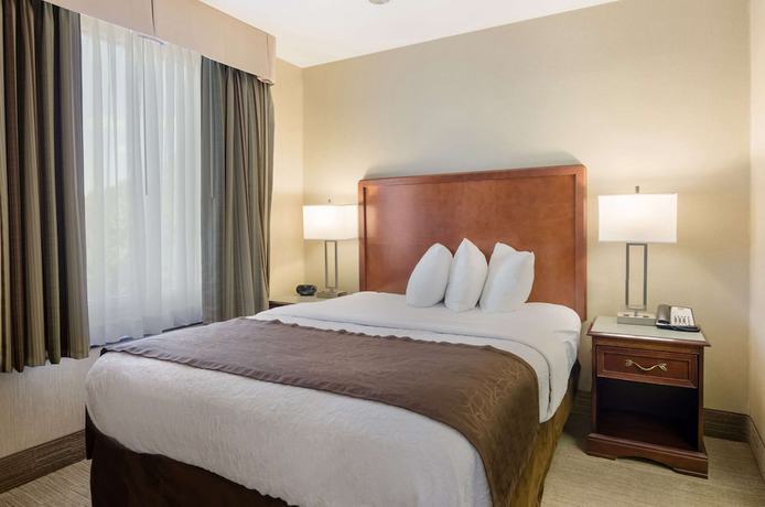 Imagen de la habitación del Hotel Mainstay Suites Airport. Foto 10