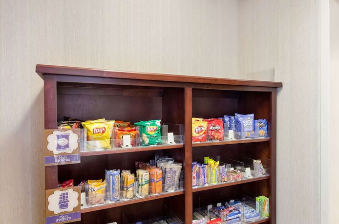Imagen de los interiores del Hotel Mainstay Suites Airport. Foto 17