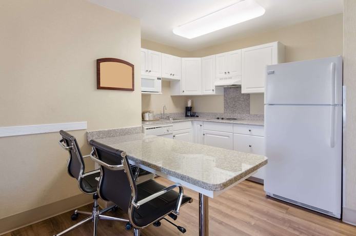 Imagen de la habitación del Hotel Mainstay Suites Airport. Foto 15