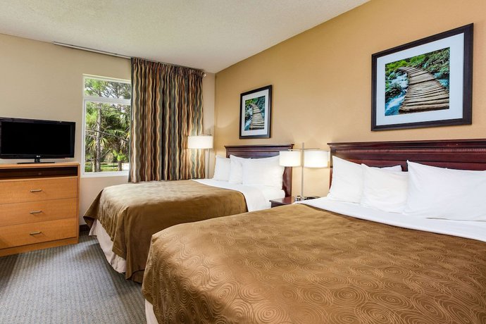 Imagen de la habitación del Hotel Mainstay Suites At Pga Village. Foto 12