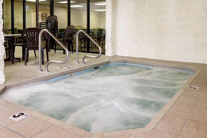 Imagen de la piscina del Hotel Mainstay Suites, Bismarck. Foto 15