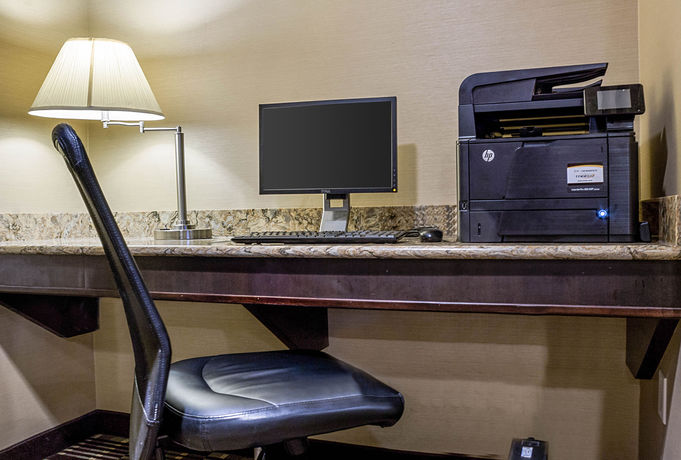 Imagen de los interiores del Hotel Mainstay Suites, Bismarck. Foto 10