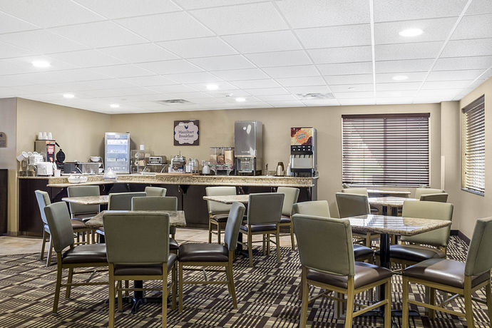 Imagen del bar/restaurante del Hotel Mainstay Suites, Bismarck. Foto 3