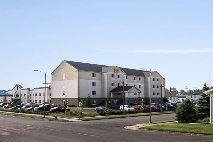Imagen de los exteriores del Hotel Mainstay Suites, Bismarck. Foto 7