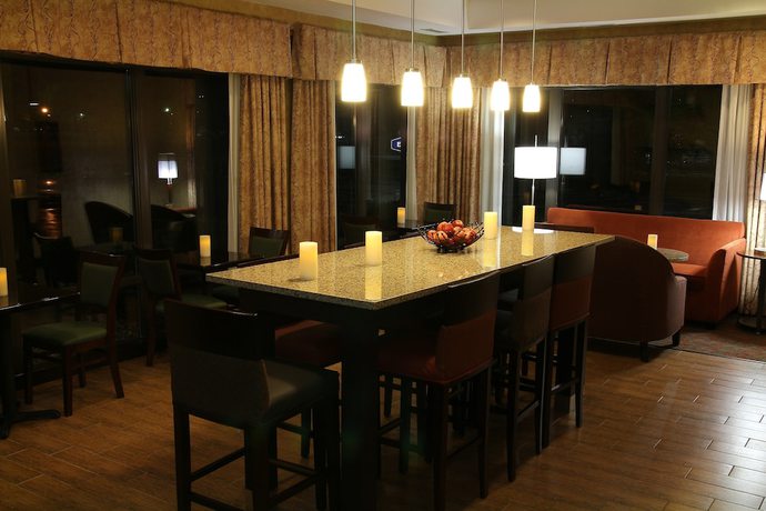 Imagen de los interiores del Hotel Mainstay Suites Bourbonnais - Kankakee. Foto 18