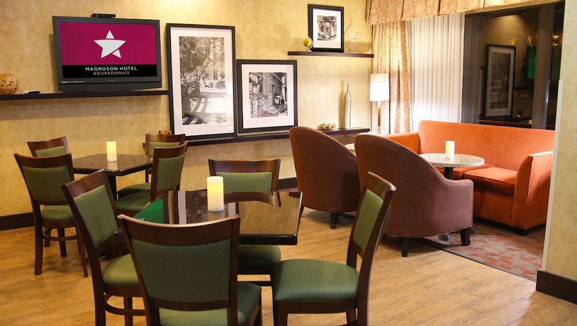 Imagen de los interiores del Hotel Mainstay Suites Bourbonnais - Kankakee. Foto 19