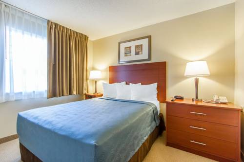 Imagen de la habitación del Hotel Mainstay Suites Brentwood. Foto 5