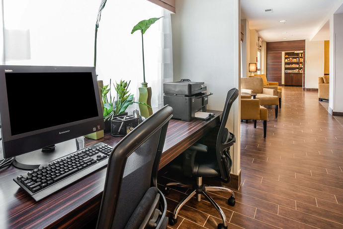 Imagen de los interiores del Hotel Mainstay Suites Cartersville - Emerson Lake Point. Foto 9