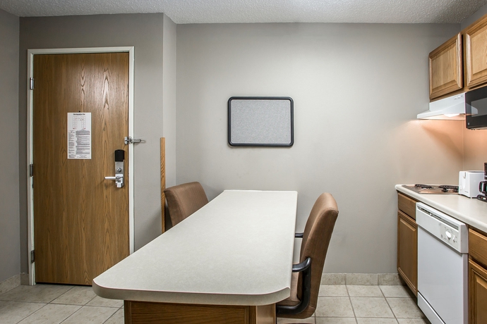 Imagen de la habitación del Hotel Mainstay Suites Cedar Rapids. Foto 6