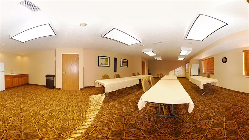 Imagen de los interiores del Hotel Mainstay Suites Cedar Rapids. Foto 12