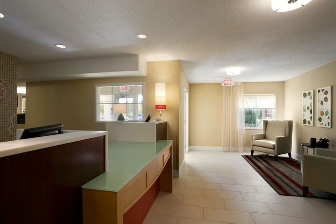 Imagen de los interiores del Hotel Mainstay Suites Charlotte - Executive Park. Foto 12